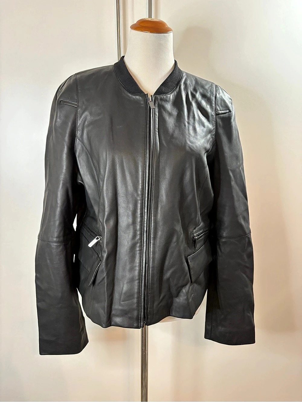 Saint + Sofia Leather Bomber Jacket in Black Size Large Like New